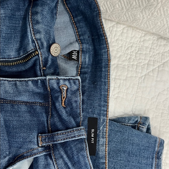 Judy Blue Dark Wash Skinny Capri Jeans with Contrast Stitching - Picture 4 of 4